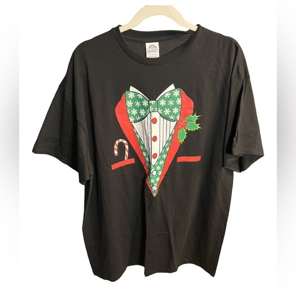 🍁$5🍁Holiday vest decal on black short sleeve T-shirt by Delta pro weight - Picture 1 of 3